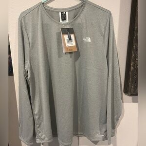 NWT The Northface Flash dry long sleeve shirt (womens XXL)